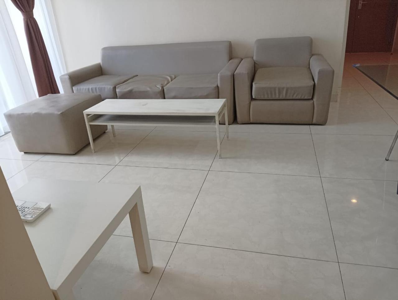 Gin Apartemen