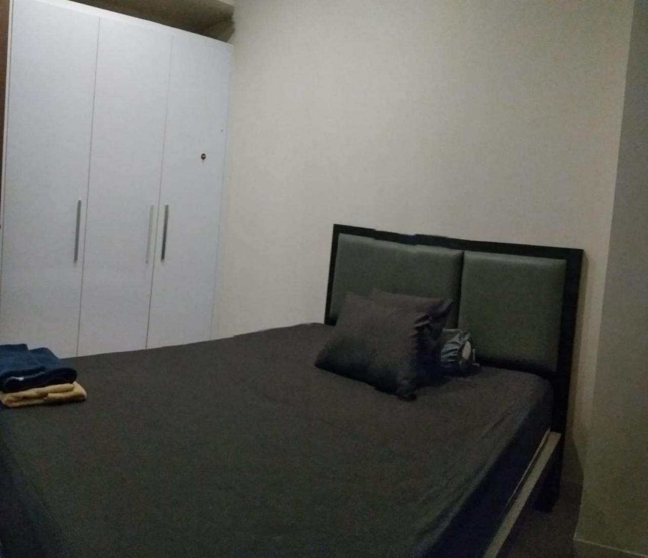 Gin Apartemen *