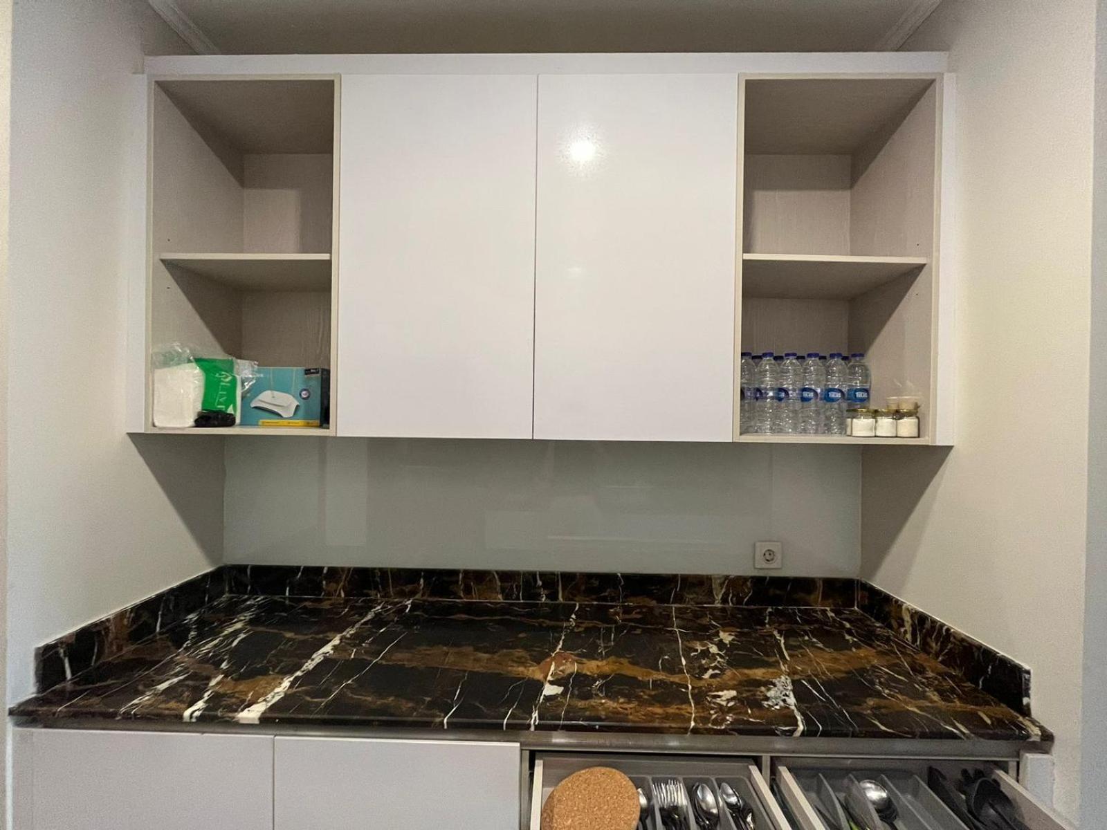 Gin Apartemen *